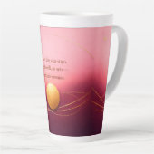 Tasse Latte Gratitude Remains™: A Love-Led Morning & Night (Angle droit)