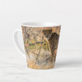 Tasse Latte Guépard regardant autour (Angle gauche)
