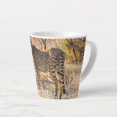 Tasse Latte Guépard regardant autour (Angle droit)