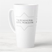 Tasse Latte Hotel Branding sur un (Angle gauche)