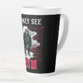 Tasse Latte Humour de développeur Web « Le singe voit, code, f (Angle droit)