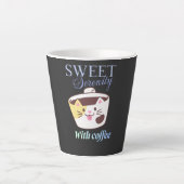 Tasse Latte Illustration de chat au café Sérénité Douce (Devant)