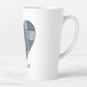 Tasse Latte Illustration de cœur en patchwork de denim bleu ru