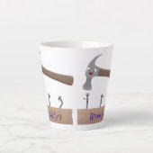 Tasse Latte Illustration de dessin mignon, marteau et ongles (Devant)