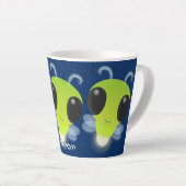 Tasse Latte Illustration de la luciole vert mou (Angle droit)