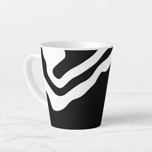 Tasse Latte Into Deep : Abstrait noir & blanc (Angle gauche)