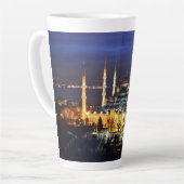 Tasse Latte Istanbul Mosquée Bleue Nuit Décor Premium Voyage (Angle gauche)