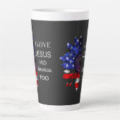 Tasse Latte J'aime Jésus et l'Amérique aussi (Devant)