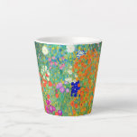 Tasse Latte Jardin aux fleurs Gustav Klimt<br><div class="desc">Latte Mug avec la peinture à l’huile de Gustav Klimt Jardin aux fleurs (1906). Un beau jardin de fleurs violettes,  rouges,  blanches,  bleues et oranges. Un grand cadeau pour les amateurs d'art Art Nouveau et autrichien.</div>