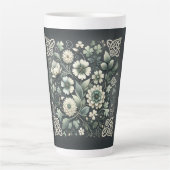 Tasse Latte Jardin de trèfle en nœud papillon chuchoté (Devant)