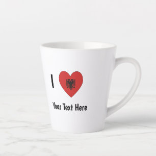 Tasse Latte Je (Drapeau albanais en forme de cœur) Personnalis