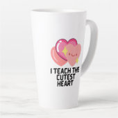 Tasse Latte J'enseigne les coeurs les plus mignons (Angle droit)