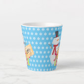 Tasse Latte Jolly Snowman Avec Un Cadeau De Noël (Devant)