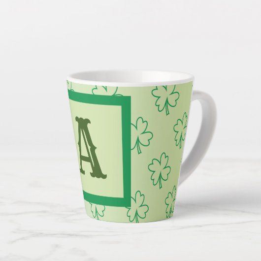 Tasse Latte Joyeux shamrock de trèfle St Patrick (Angle droit)