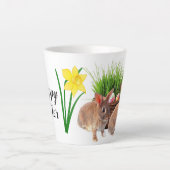 Tasse Latte Joyeux vacances de lapin de Pâques saisonnière (Devant)