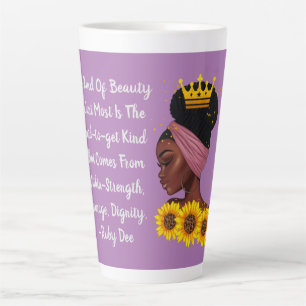 Tasse Latte La beauté de la fille noire dans un devis habilita
