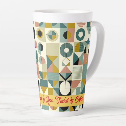 Tasse Latte La maternité : alimentée par l'amour, alimentée pa (Angle droit)