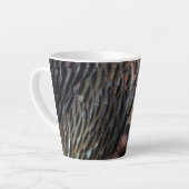 Tasse Latte La Turquie sauvage Plumes I Abstrait Nature Design (Angle gauche)