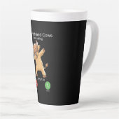 Tasse Latte La vache écossaise des Highlands appelle (Angle droit)