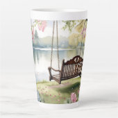 Tasse Latte Lakeside Swing dans le jardin d'aquarelle romantiq (Devant)