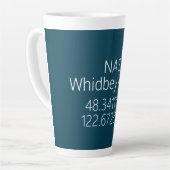 Tasse Latte Latitude Longitude de l'île Whidbey NAS (Angle gauche)