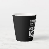 Tasse Latte Le bon sens est comme le déodorant drôle de citati (Devant)