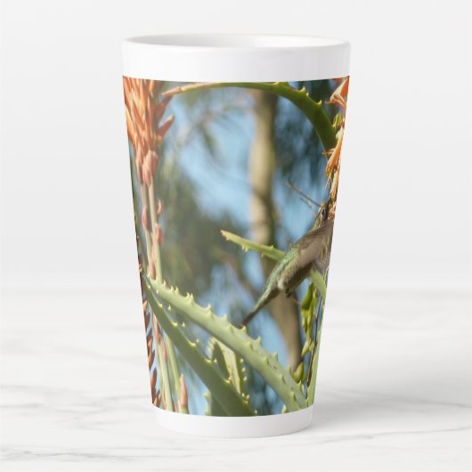 Tasse Latte Le colibri de Chine noire en vol (Devant)