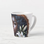 Tasse Latte Le noir est une belle Teacup (Angle droit)