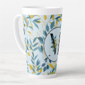 Tasse Latte Lettre M or bleu marine Feuille moderne (Angle gauche)