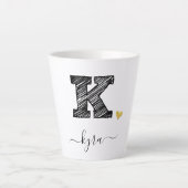 Tasse Latte LETTRE MONOGRAPHIQUE D'ÉCRAN RÉtro K, BOUGIE EN La (Devant)