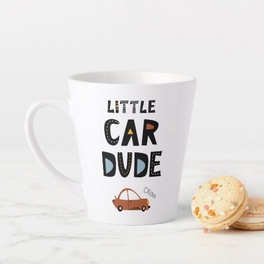Tasse Latte Little Car Dude Prénom Garçon (En situation)