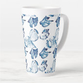 Tasse Latte littoral chic indigo bleu marine (Angle droit)