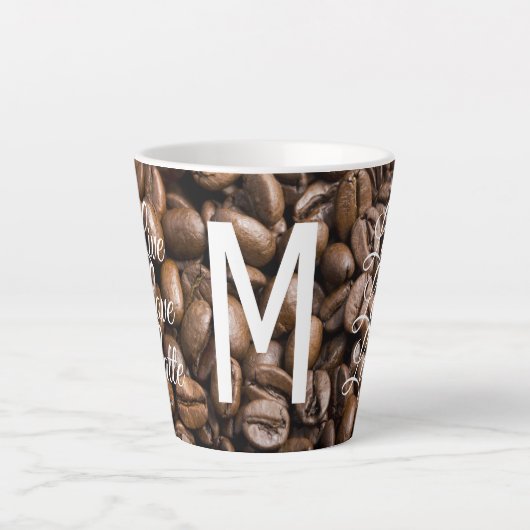 Tasse Latte Live Love Latte Coffee Beans Moderne Monogramme (Devant)