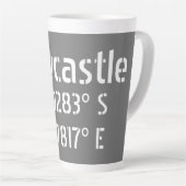 Tasse Latte Longueur de la latitude NSW de Newcastle (Angle droit)