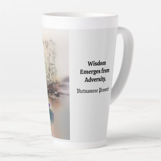 Tasse Latte Lotus bleu émergeant des eaux boueuses (Vietnamien (Angle droit)