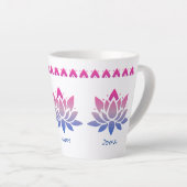 Tasse Latte Lotus fleur texte personnalisé (Angle droit)