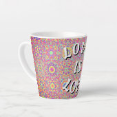 Tasse Latte Love Is Love Fierté  (Angle gauche)