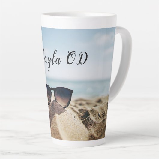 Tasse Latte Lunettes de vue branchées sur une plage optique (Angle droit)