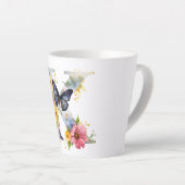 Tasse Latte Magnifique aquarelle papillon Monogramme (Angle droit)