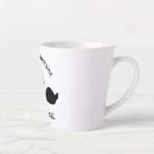 Tasse Latte Mariage gothique Baiser Black Swans Personnalisé (Droite)