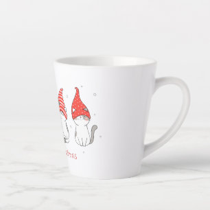 Tasse Latte mignon chat avec gnome casquette pour noël.