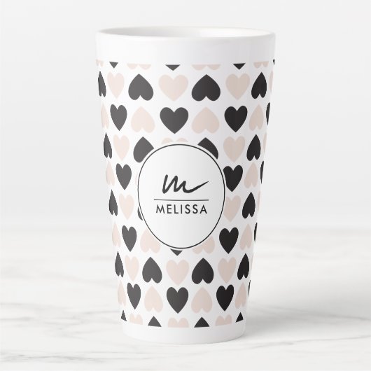 Tasse Latte Moderne Blush rose noir Coeurs d'amour Monogramme (Devant)