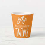 Tasse Latte Mom Of Irish Twins Mom Of 2 Kids Close In Age<br><div class="desc">Mom Of Irish Twins Mom Of 2 Kids Close In Age Foster Mom Gift. Perfect gift for your dad,  mom,  papa,  men,  women,  friend and family members on Thanksgiving Day,  Christmas Day,  Mothers Day,  Fathers Day,  4th of July,  1776 Independent day,  Veterans Day,  Halloween Day,  Patrick's Day</div>