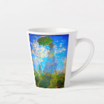 Tasse Latte Monet Woman avec un parasol<br><div class="desc">Une tasse en latte de portrait de famille avec Camille,  la femme de Claude Monet,  tenant un parasol,  et leur fils Jean,  se promenent dans un champ vert vif soufflé par le vent pendant une journée d’été. Un grand cadeau Monet pour les amateurs d'impressionnisme et d'art français.</div>