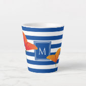 Tasse Latte Monogramme à rayures bleu chic (Devant)
