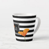 Tasse Latte Monogramme à rayures noires chic (Angle droit)