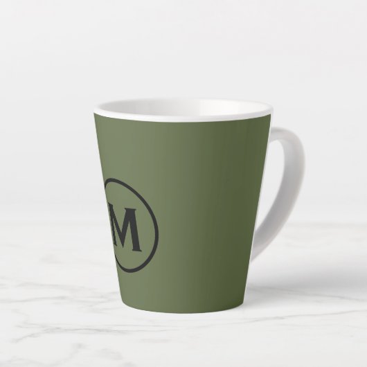 Tasse Latte Monogramme classique minimal vert olive (Angle droit)