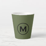 Tasse Latte Monogramme classique minimal vert olive<br><div class="desc">Un design simple monogrammé sur mesure dans un style minimaliste moderne avec typographie de bloc classique dans une palette de couleurs vert olive et noir ; un design professionnel simple et propre qui peut être facilement mis à jour avec votre monogramme initial.</div>