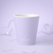 Tasse Latte Monogramme de nom de script moderne violet lavande