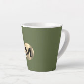 Tasse Latte Monogramme d'or vert olive moderne (Angle droit)